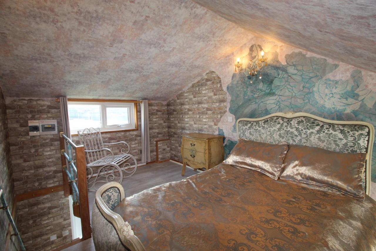 Unique, Loft-Style Apartment With Fantastic Brighton Marina Views Екстер'єр фото